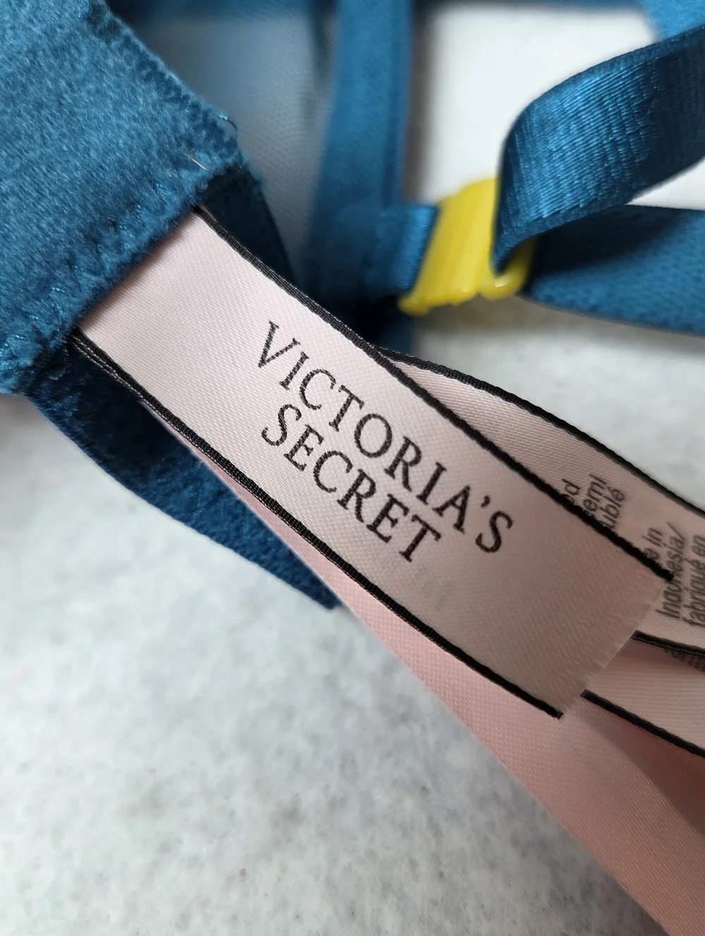 Victoria's Secret Teal and Yellow Lace Bra 34DD